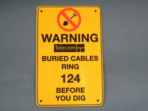 Chorus-Sign---Cable-Below-Marker-Vertical-200mm-x-130mm-(30421)